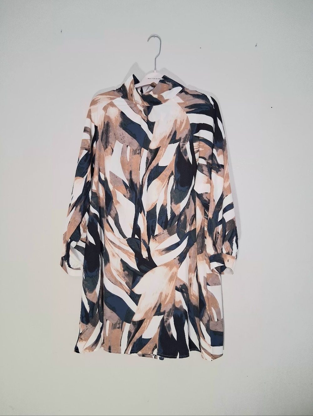 SHEIN Abstract Watercolor Tunic in Navy, Beige & White